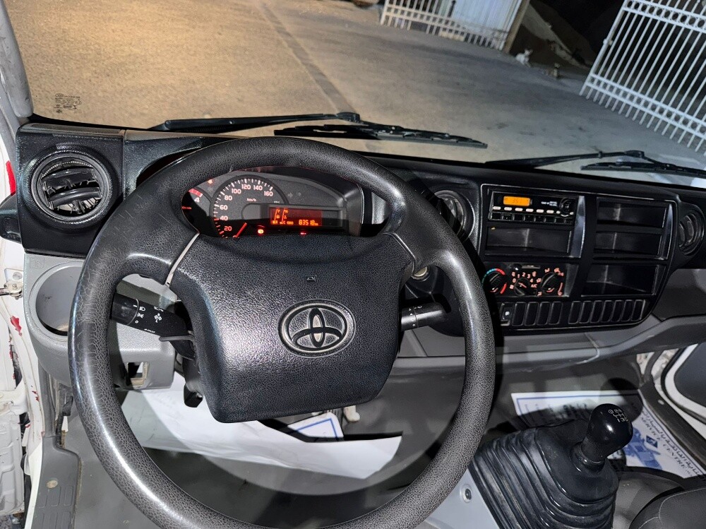 Toyota Dyna - 6