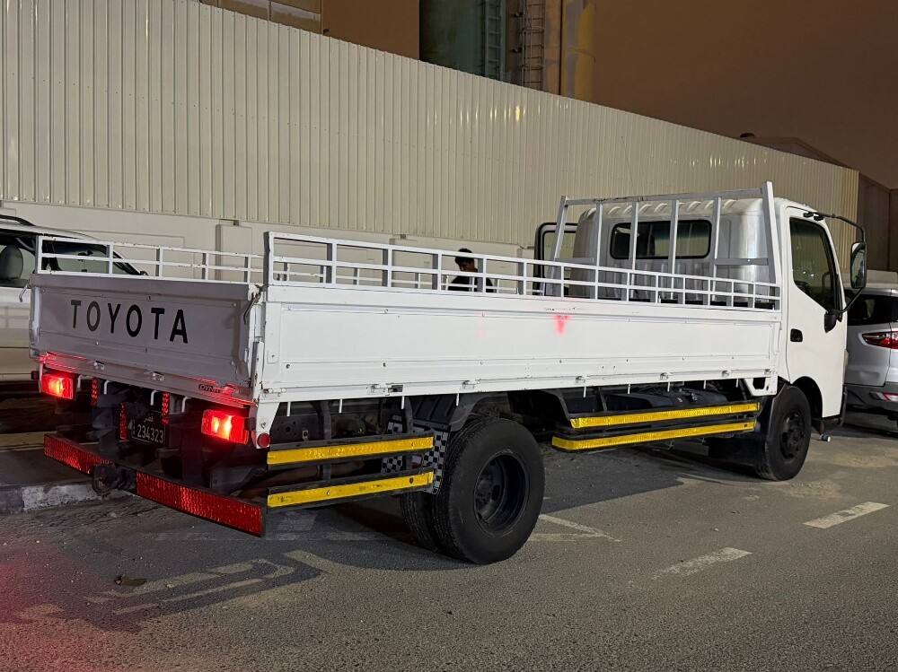 Toyota Dyna - 3