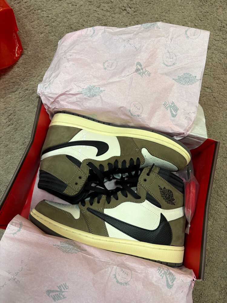 Travis Scott Air Jordan1 High Mocha - 2
