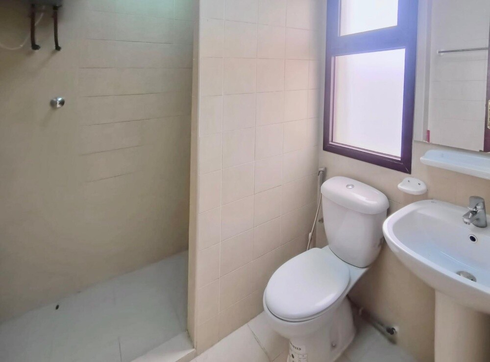 7 BR compound villa @ abu hamour - 26