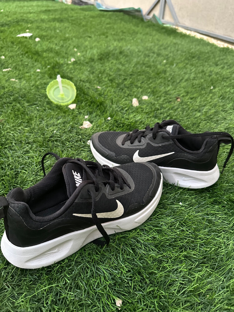 nike shoes  - 1