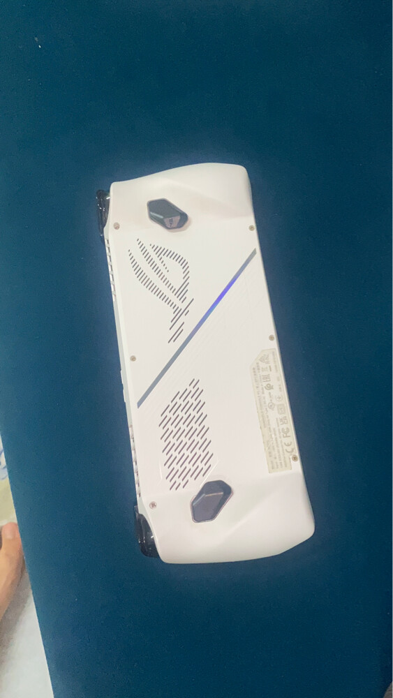 Rog ally extreme  - 4