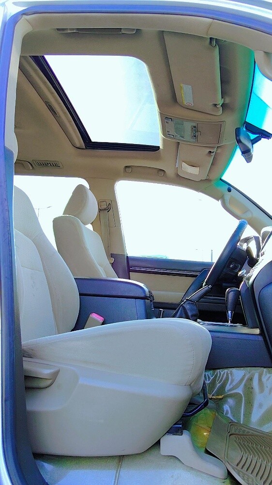 Toyota Land Cruiser GXR
Model 2008 - 9