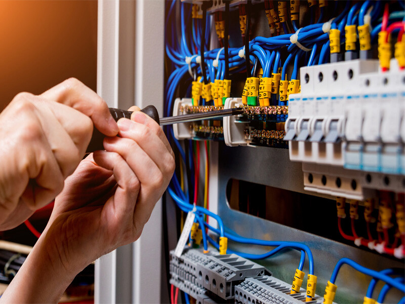 تم إنجاز جميع الأعمال الكهربائية. - 3