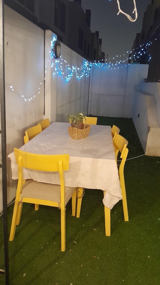 طاولة طعام مع ٦ كراسي خشب أصلي - 4