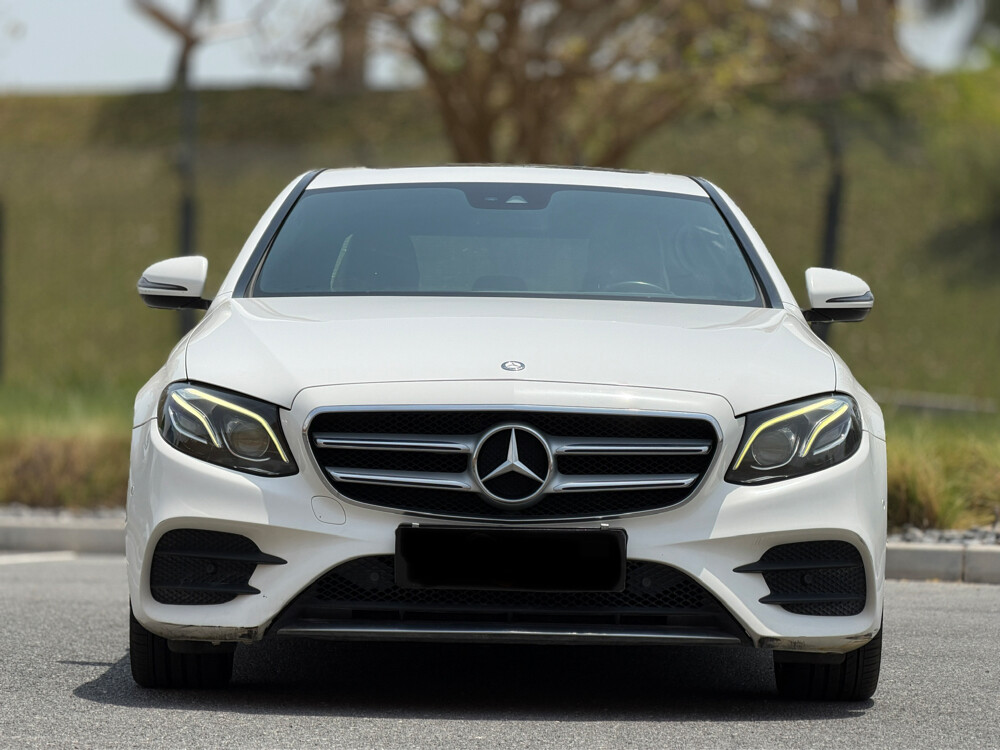 Mercedes E200 - 2