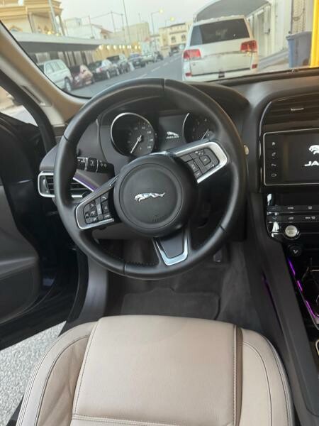 2018 Jaguar F-Pace - Full Option - 10