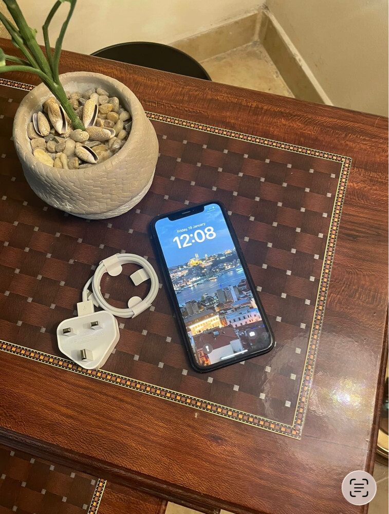 ايفون اكس ار جيجا 64 نضيف - 2