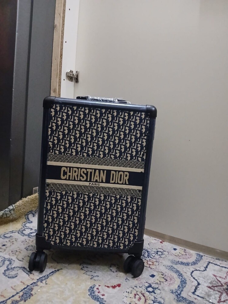 CHRISTIAN DIOR - 3