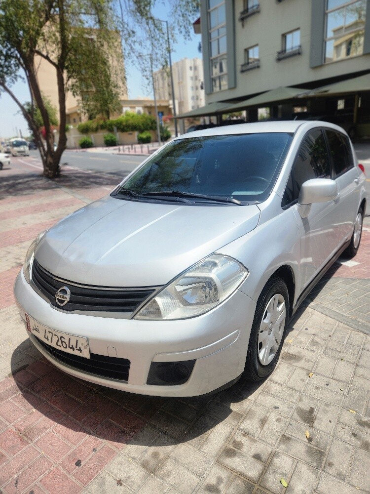 Nissan - 2