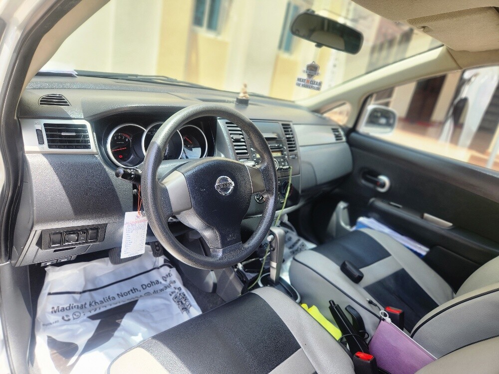 Nissan - 11
