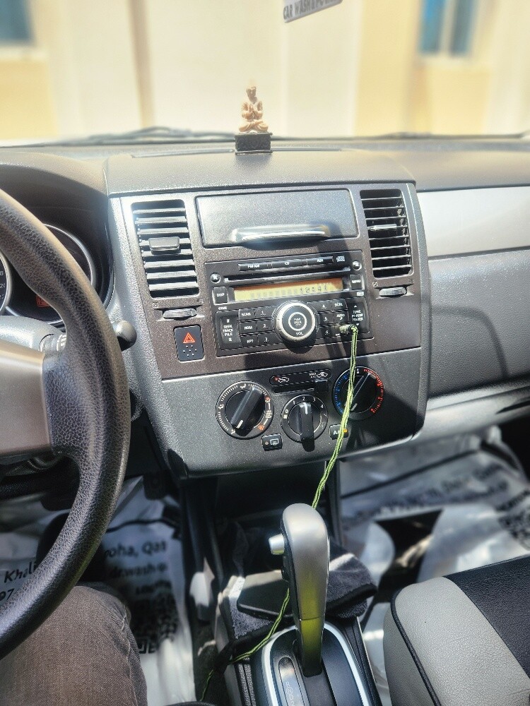 Nissan - 12