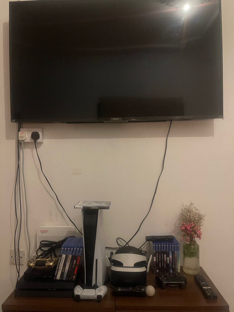 Sony Bravia  - 1