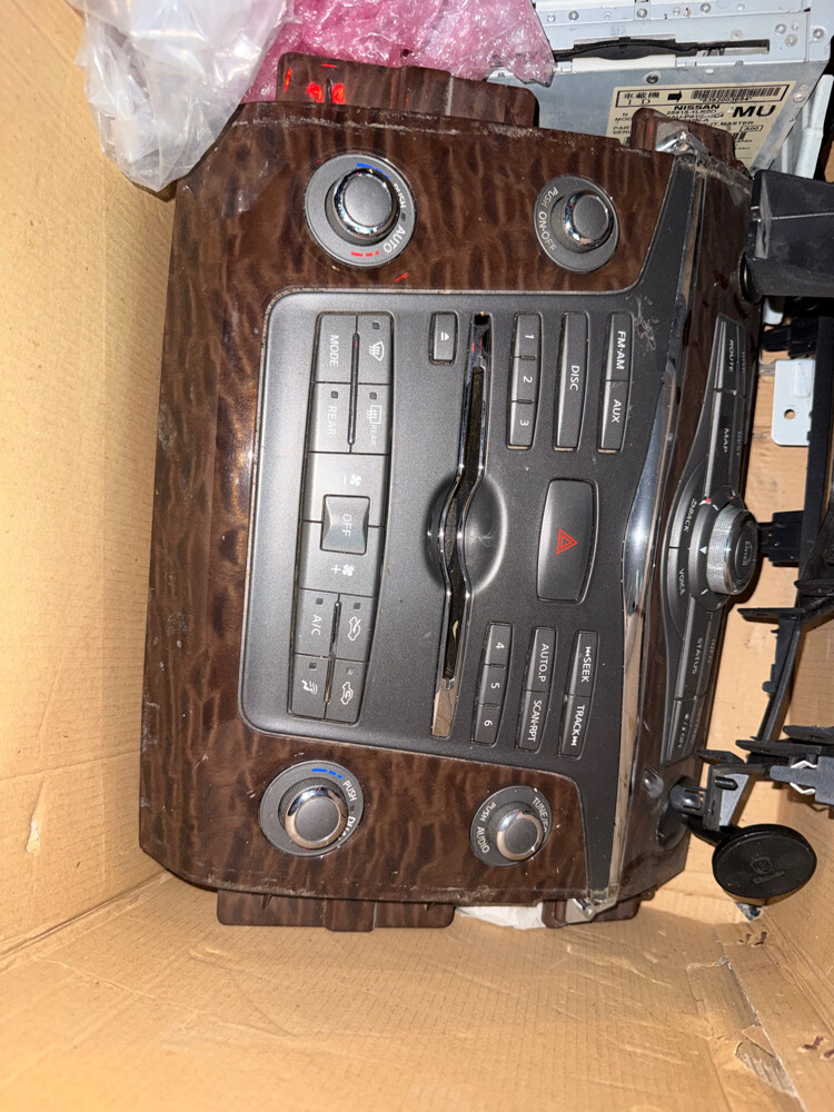 2014-2019 Nissan patrol audio panal - 2