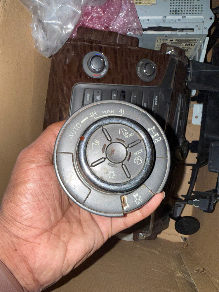 2014-2019 Nissan patrol audio panal - 3