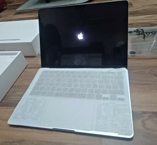 MacBook Air M4 13 | 16GB RAM - 1