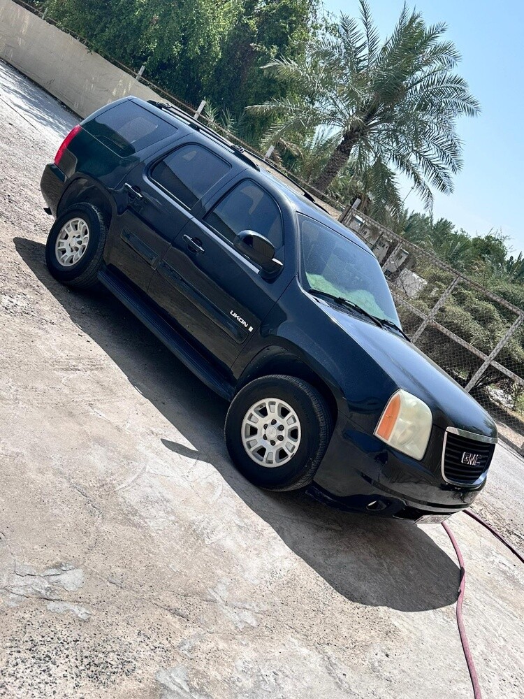 GMC Yukon - 1