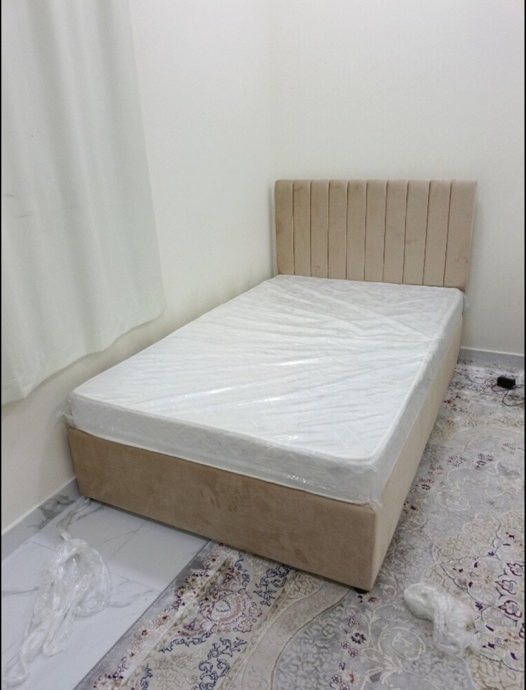 سرير صندوقي مفرد مع مرتبة متوفر ل - 7