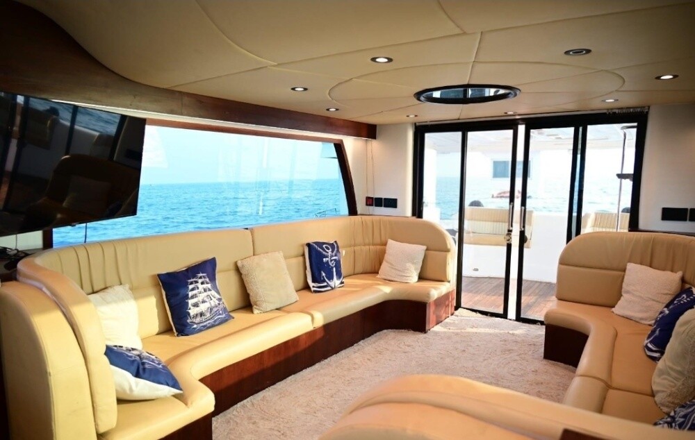 LUXURY CRUISE 52 - 2