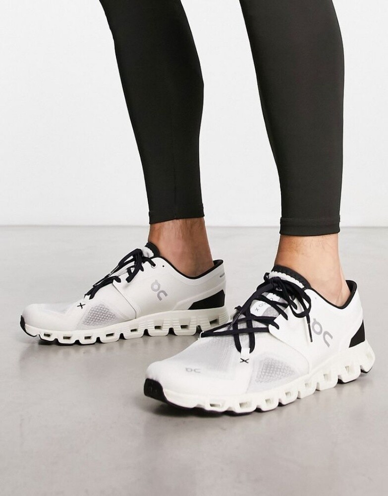 ON CLOUD RUNNER - 3