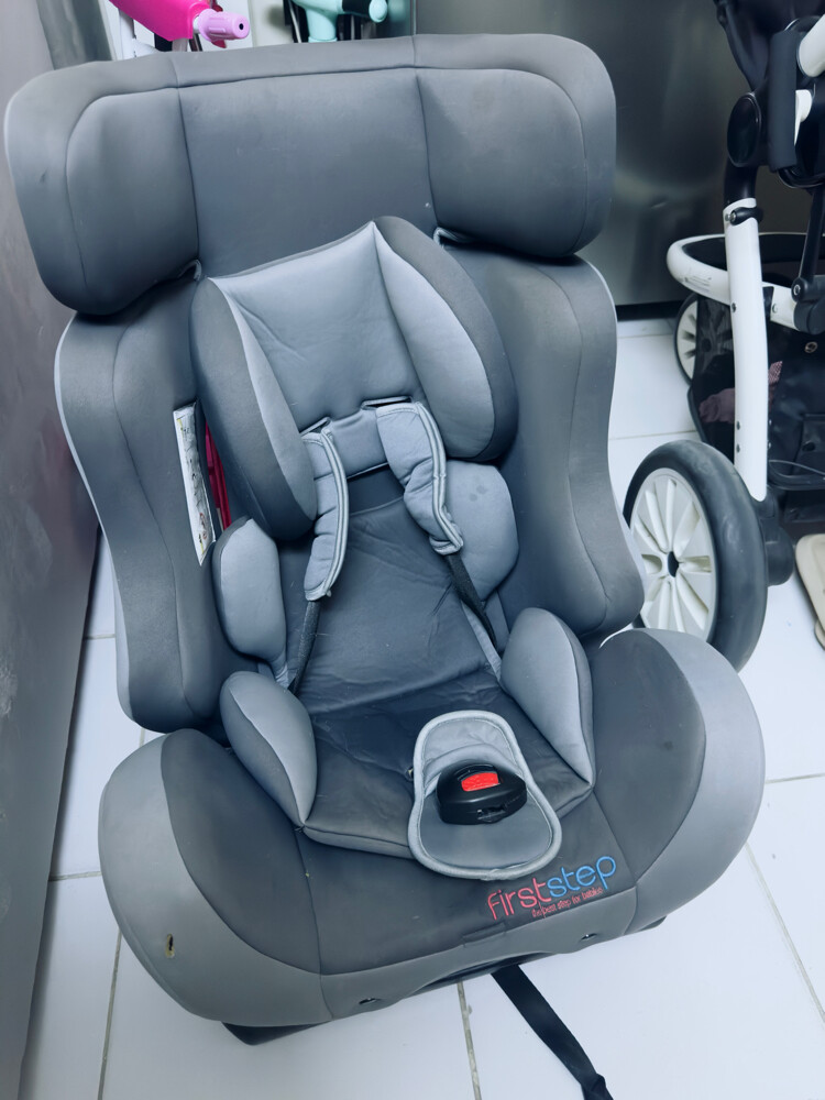 perfectly used car seat.  - 2