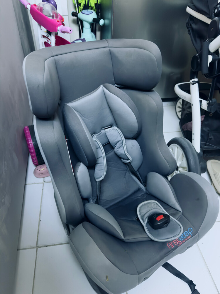 perfectly used car seat.  - 1