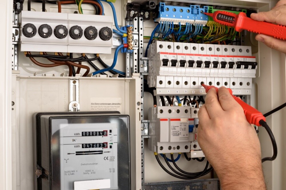 أي عمل كهربائي - 1