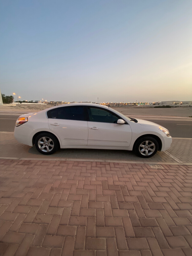 Nissan Altima 2009 Great Condition - 4