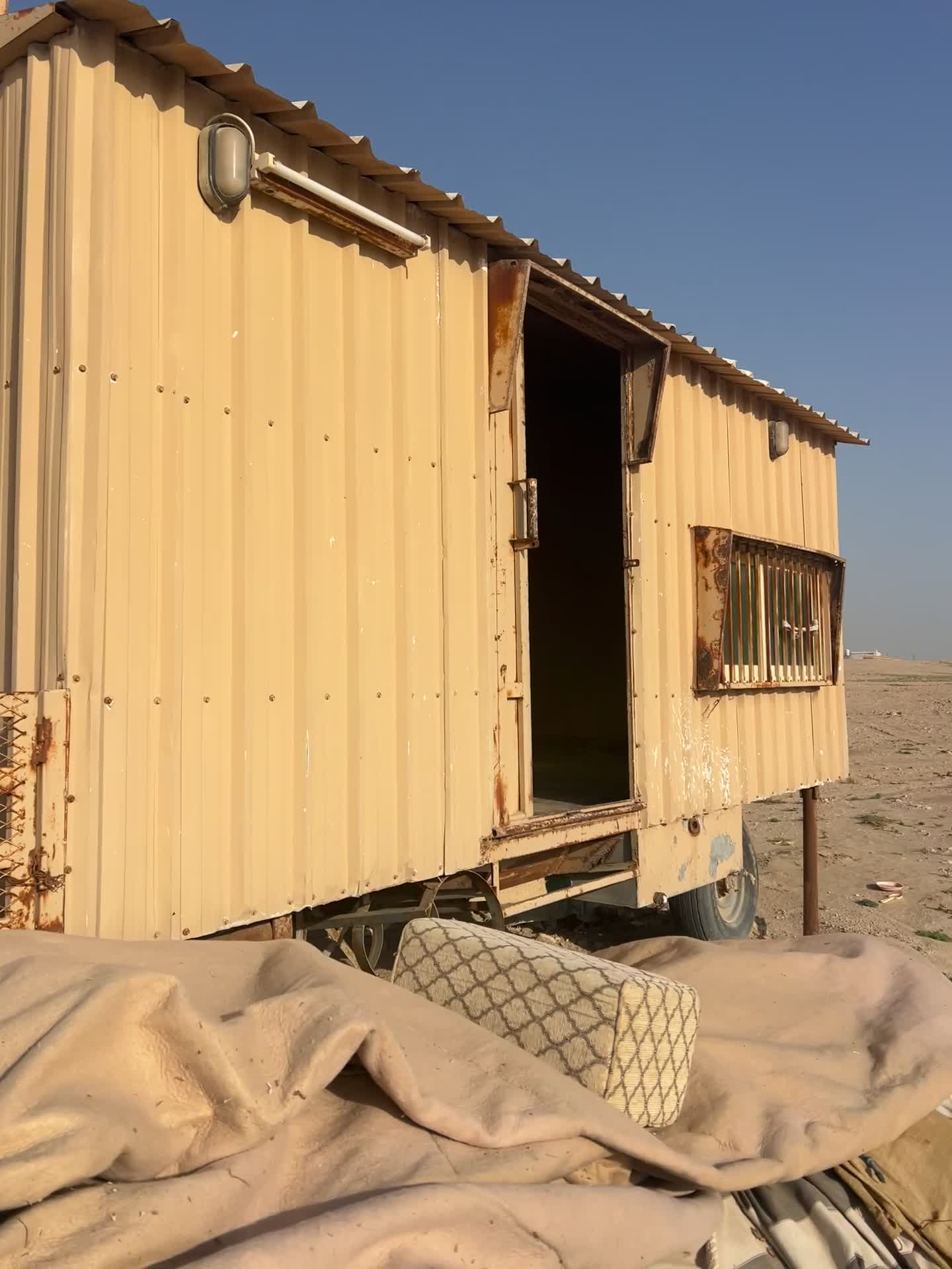 للبيع - 1