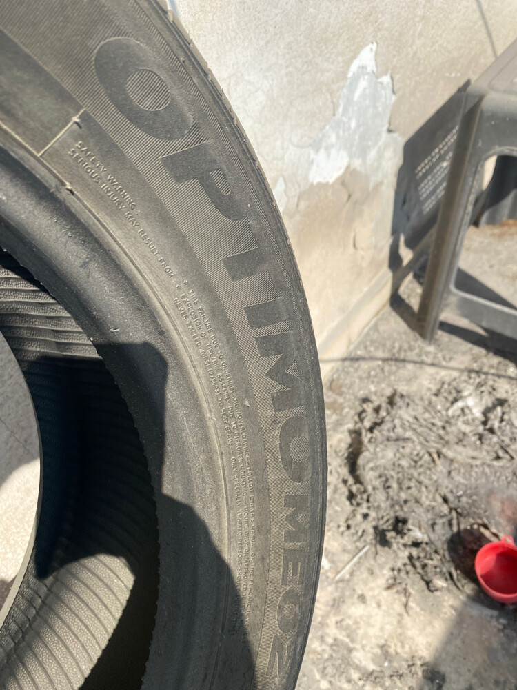 Tire in excellent condition - 3
