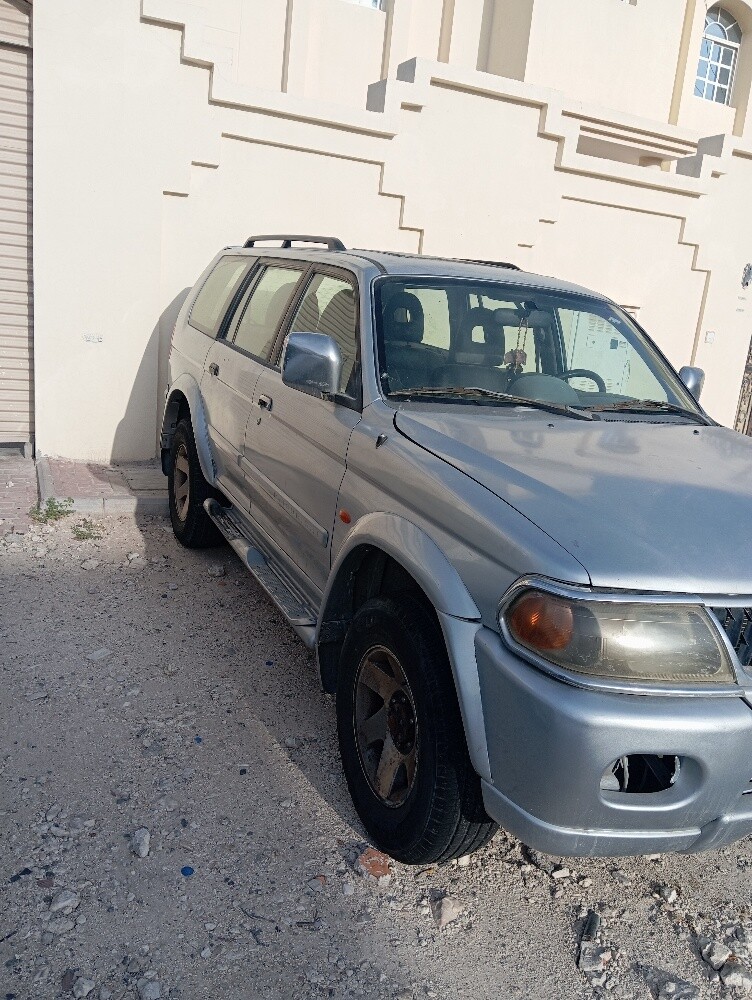 Mitsubishi car with a powerful engi - 3