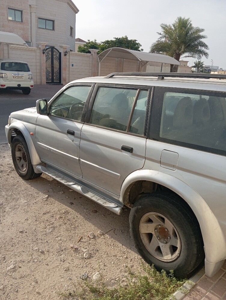 Mitsubishi car with a powerful engi - 1