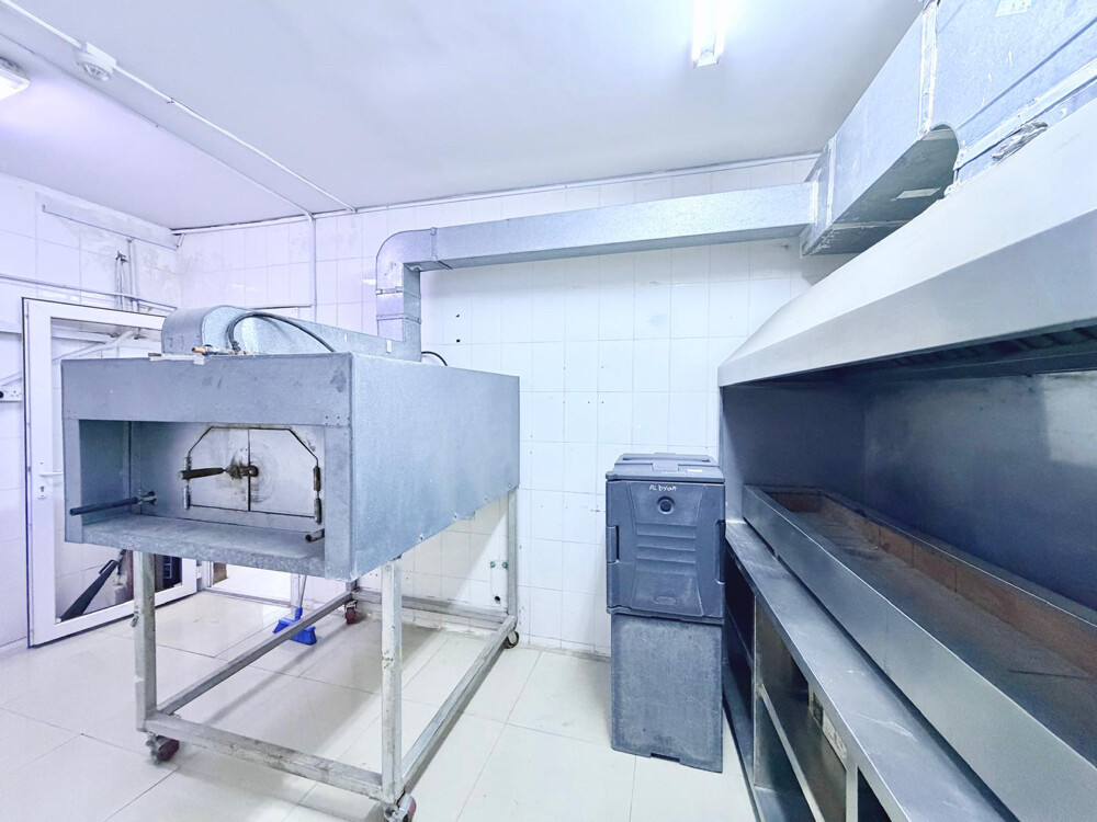 Central Kitchen for Sale - 4