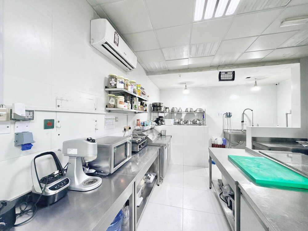 Central Kitchen for Sale - 12