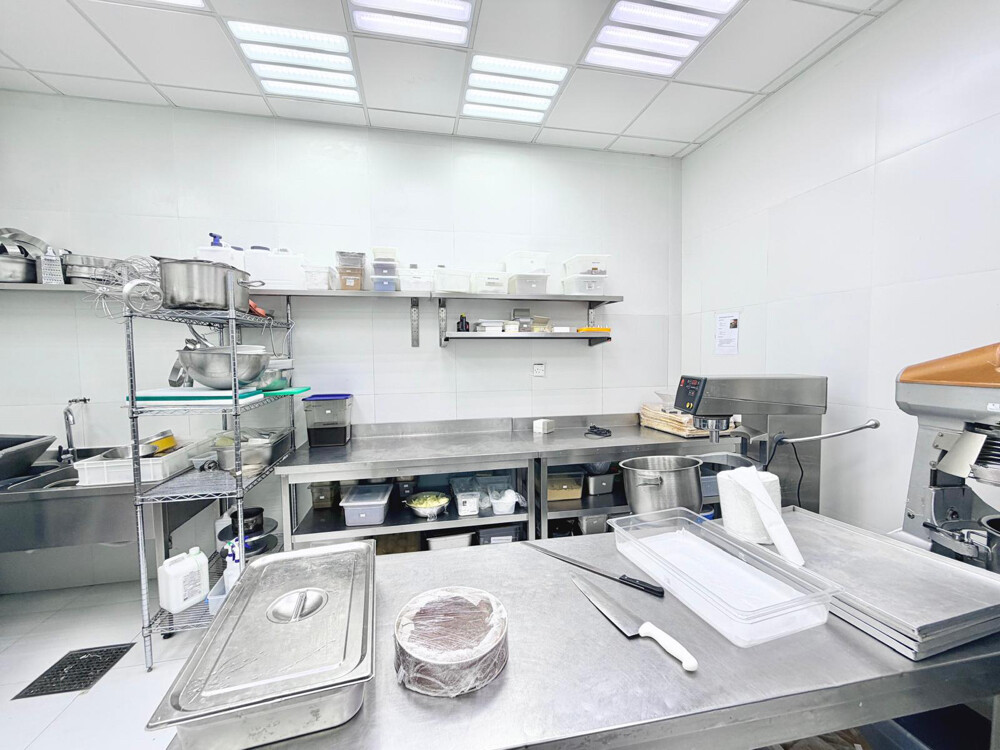 Central Kitchen for Sale - 11