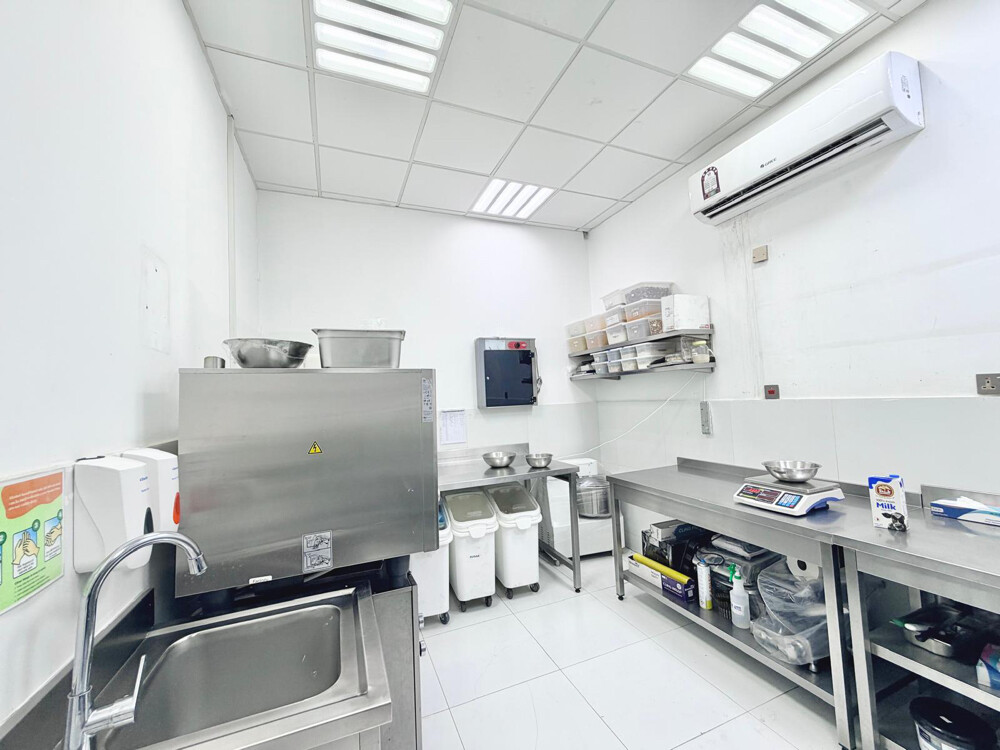 Central Kitchen for Sale - 14