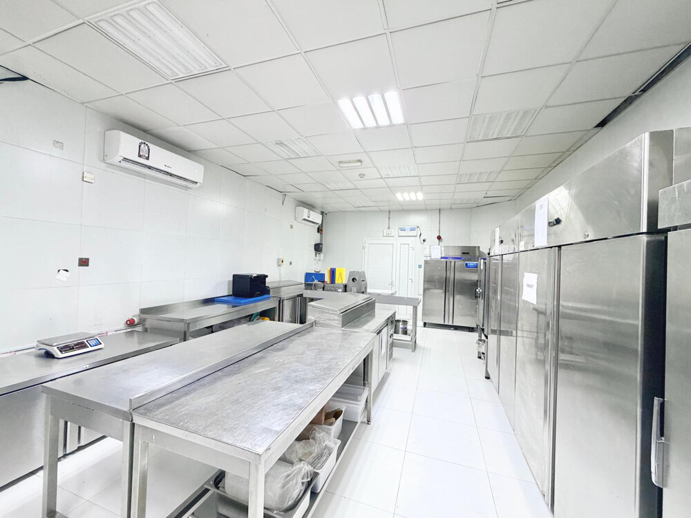 Central Kitchen for Sale - 6