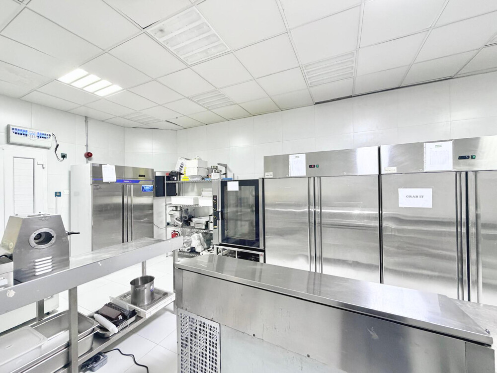Central Kitchen for Sale - 5