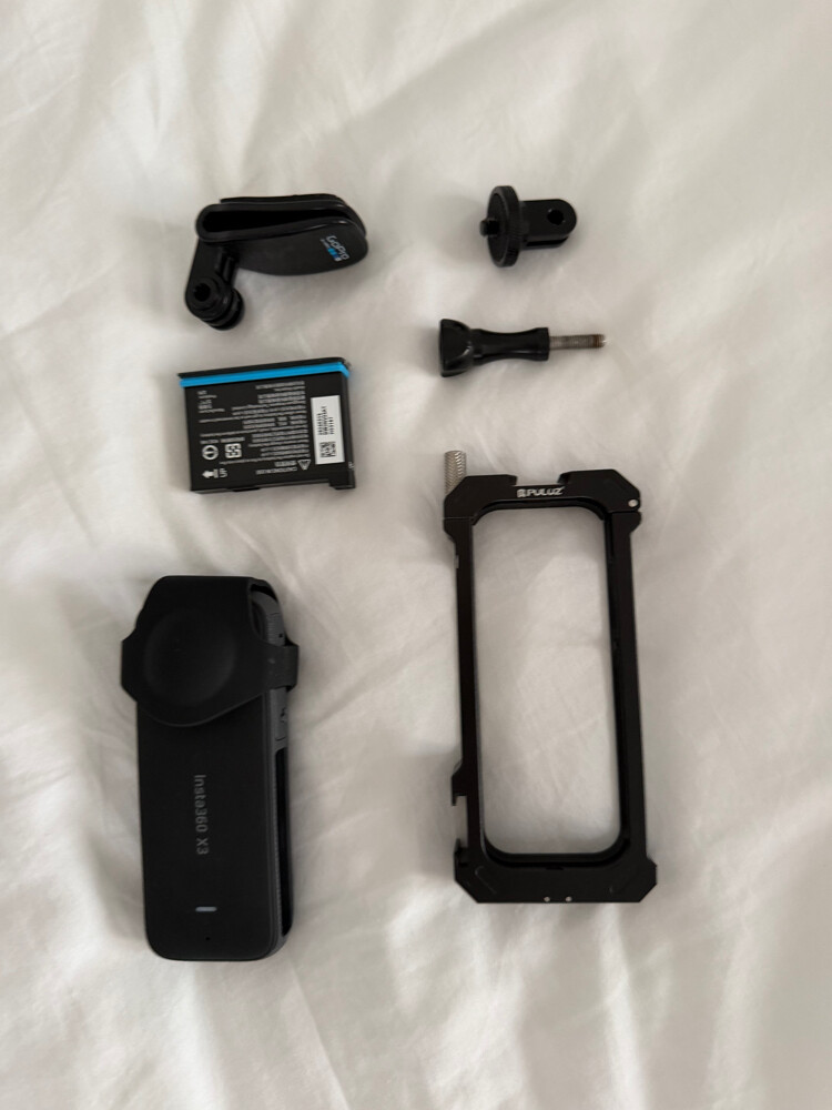 Insta 360 X3 Bundle - 1