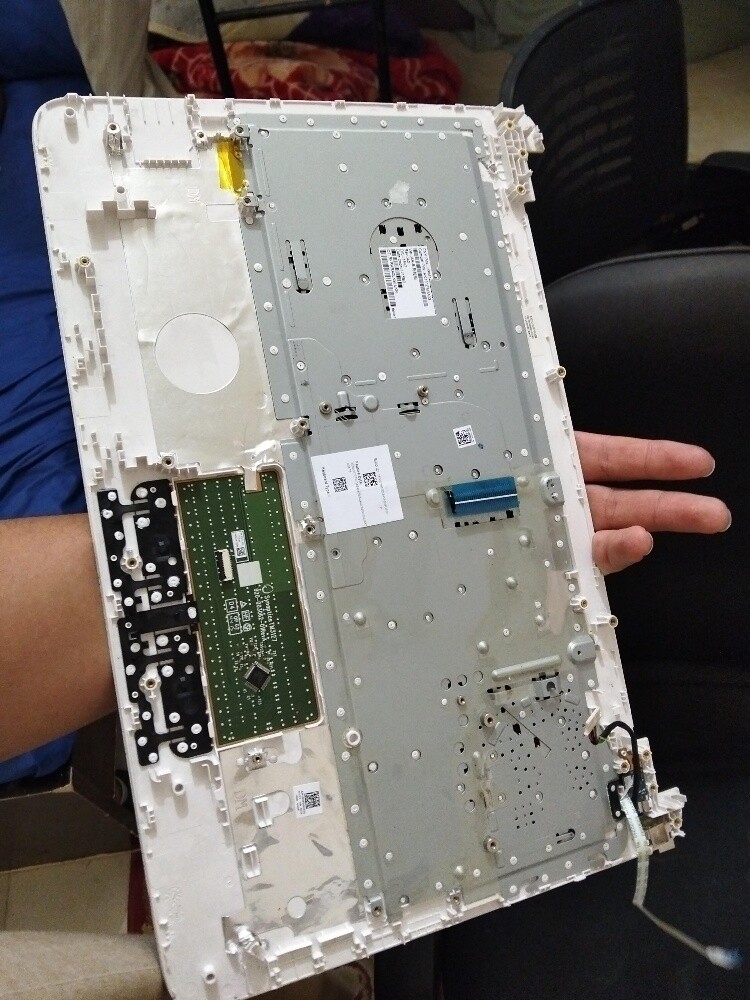 Screen, keyboard, and back - 3