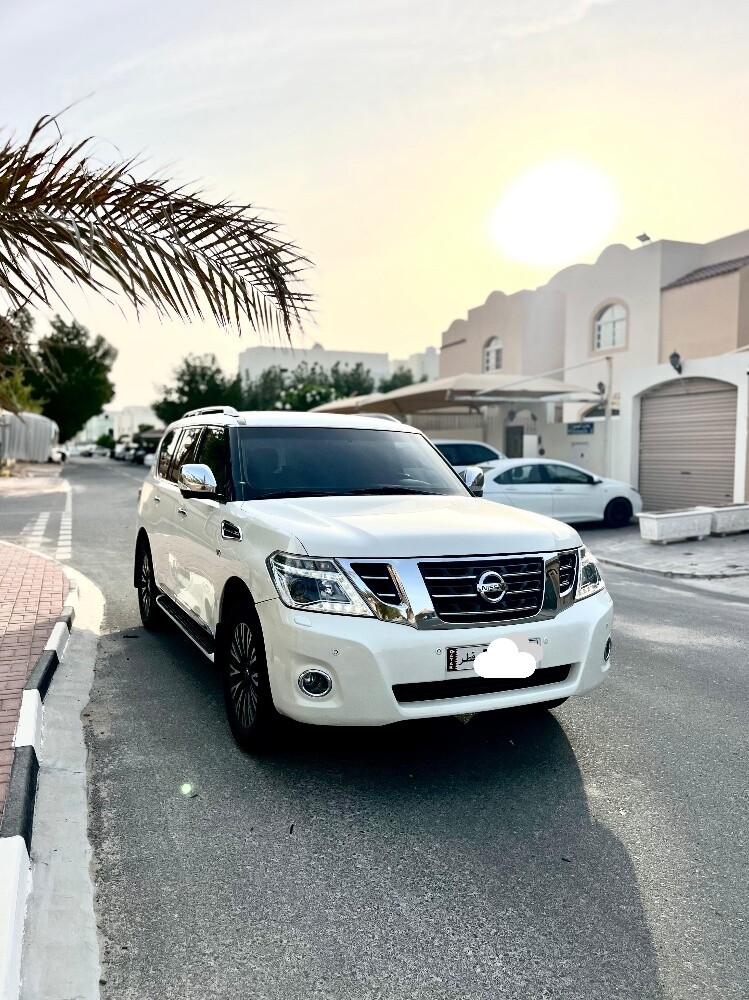 .NISSAN PLATINUM 2014 _ V8 - 1