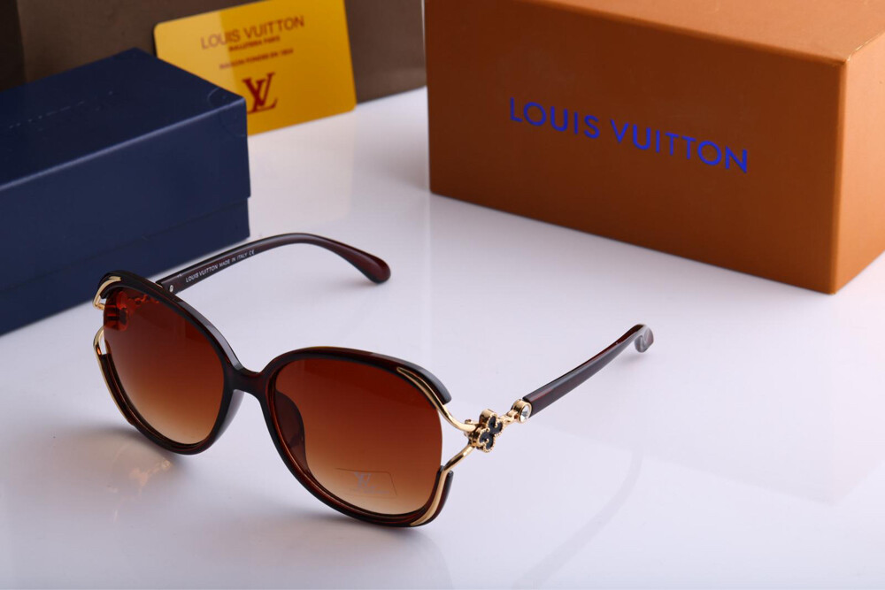 mens and womens sunglasses  - 21