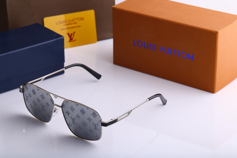 mens and womens sunglasses  - 16
