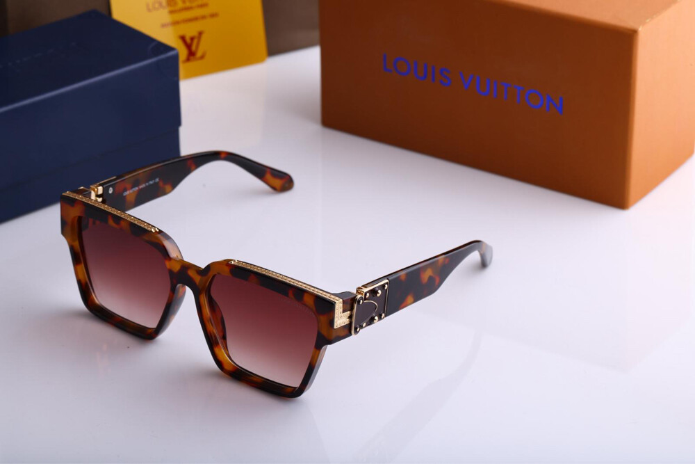 mens and womens sunglasses  - 8