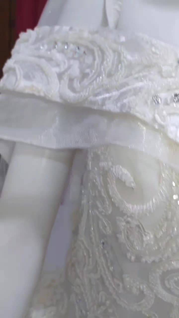 Luxury model wedding gown rent - 4