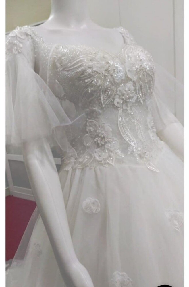 Beautiful wedding dress for rent - 3
