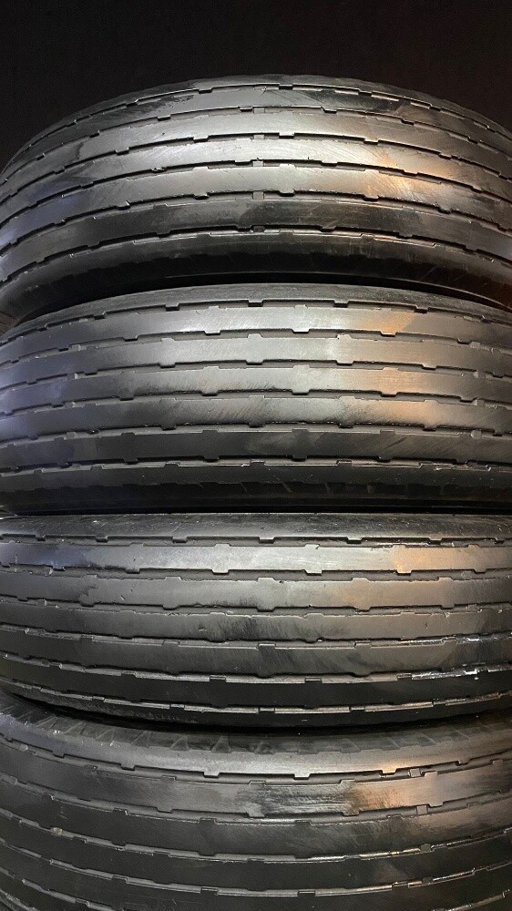 900/17" Maxxis Ballon tire - 3