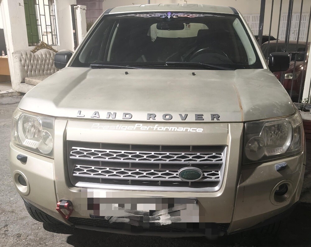 Land Rover LR 2&4Items Only - 2