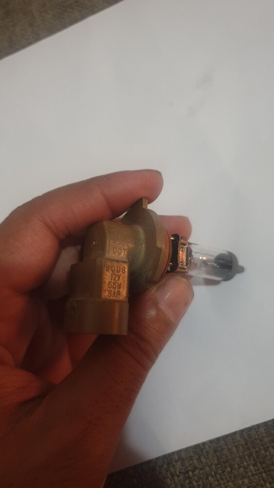 white halogen car lights - 9