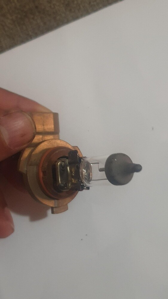 white halogen car lights - 5